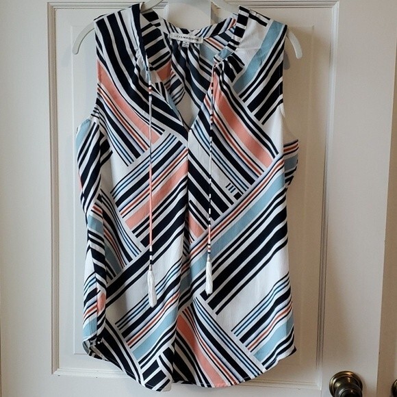 LEX & MADISON NAVY BLUE WHITE SLEEVELESS SPLIT NECK BLOUSE TOP SIZE MEDIUM - Picture 1 of 10